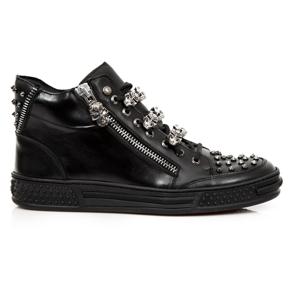 Hoher Sneaker mit Totekopfdekor von NEW ROCK