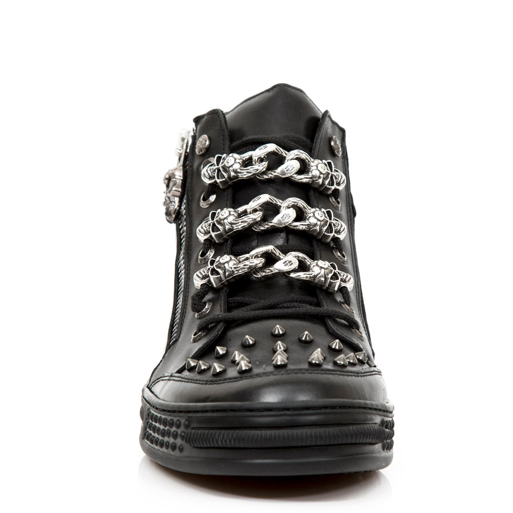 Hoher Sneaker mit Totekopfdekor von NEW ROCK
