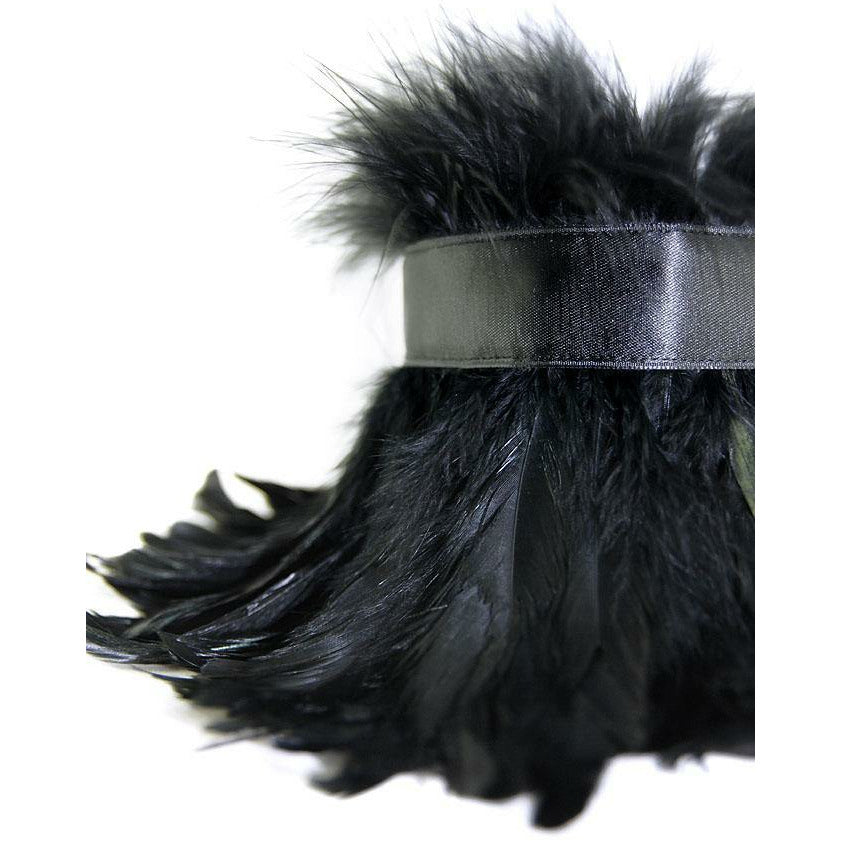 Federkragen EGO - Holde Weiblichkeit