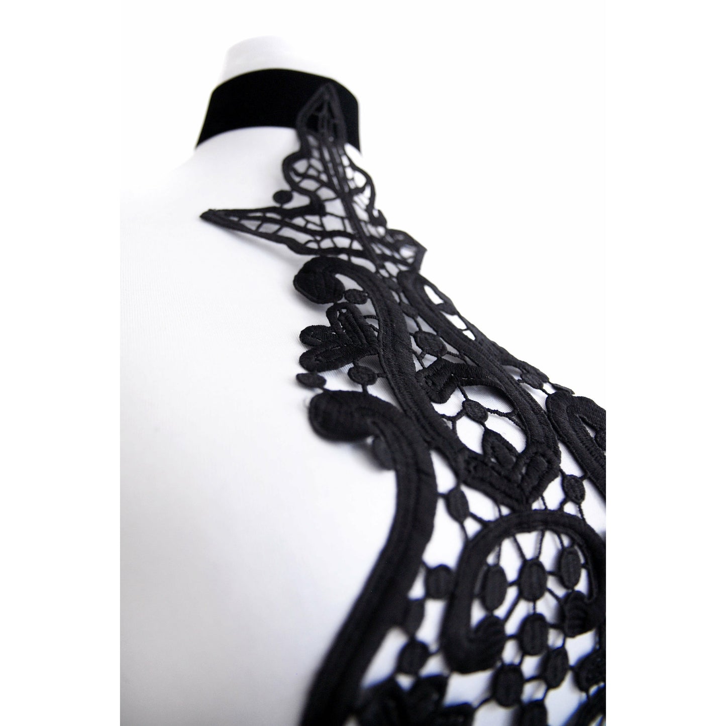 ORNAMENT, handgearbeiteter Körperschmuck von Mondin