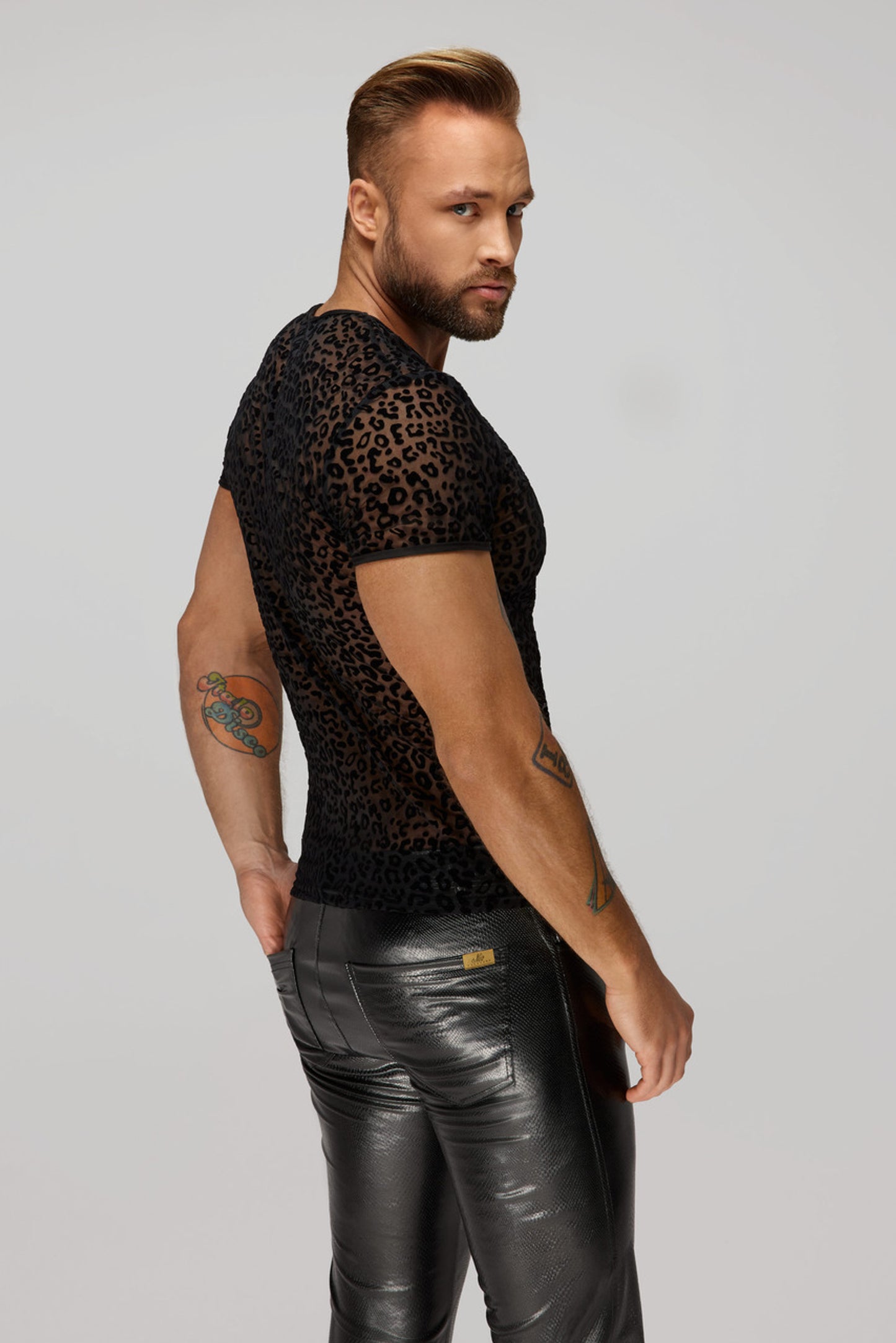 T-Shirt Leoprint von Noir handmade